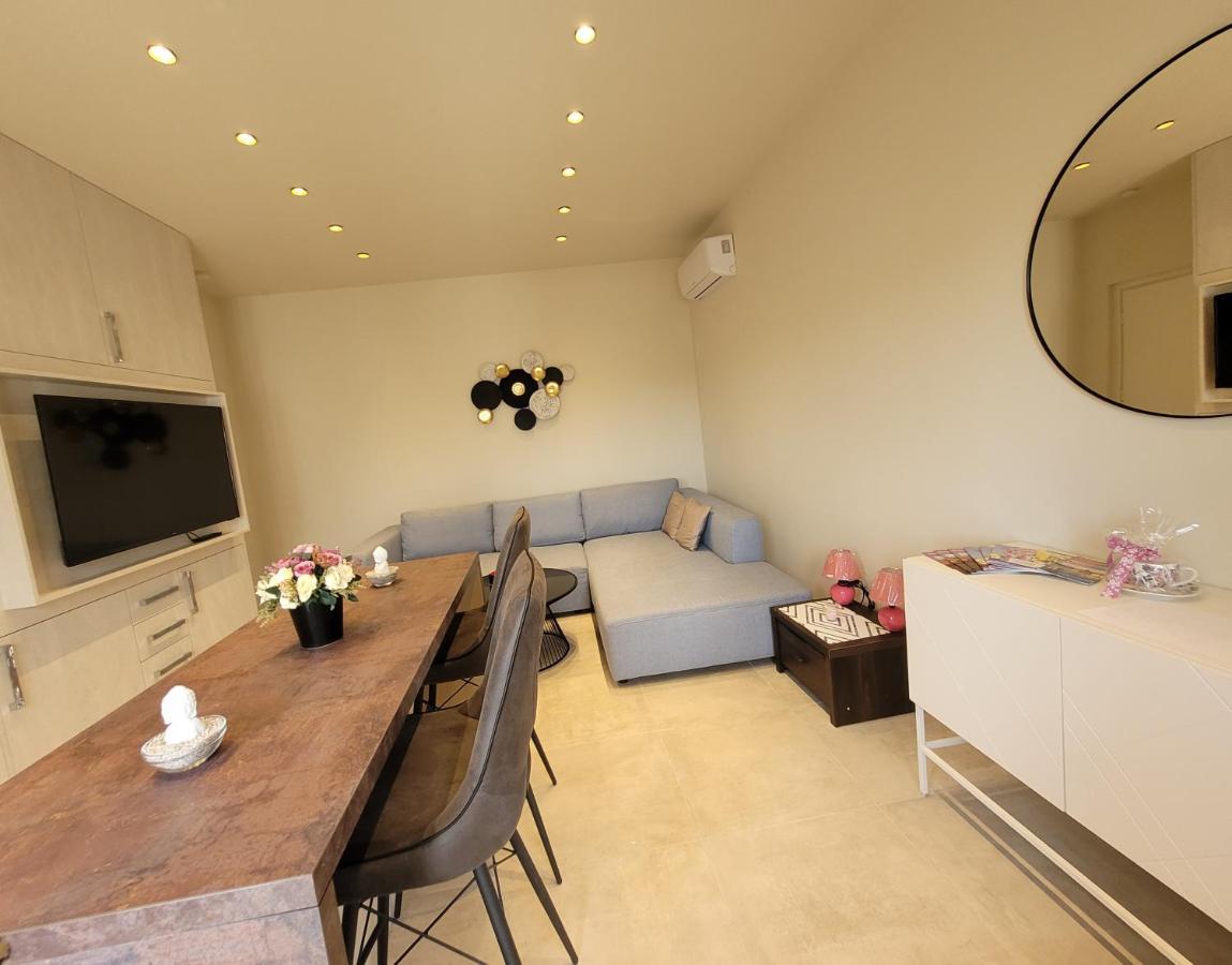 Lara II Apartman Debrecen Buitenkant foto
