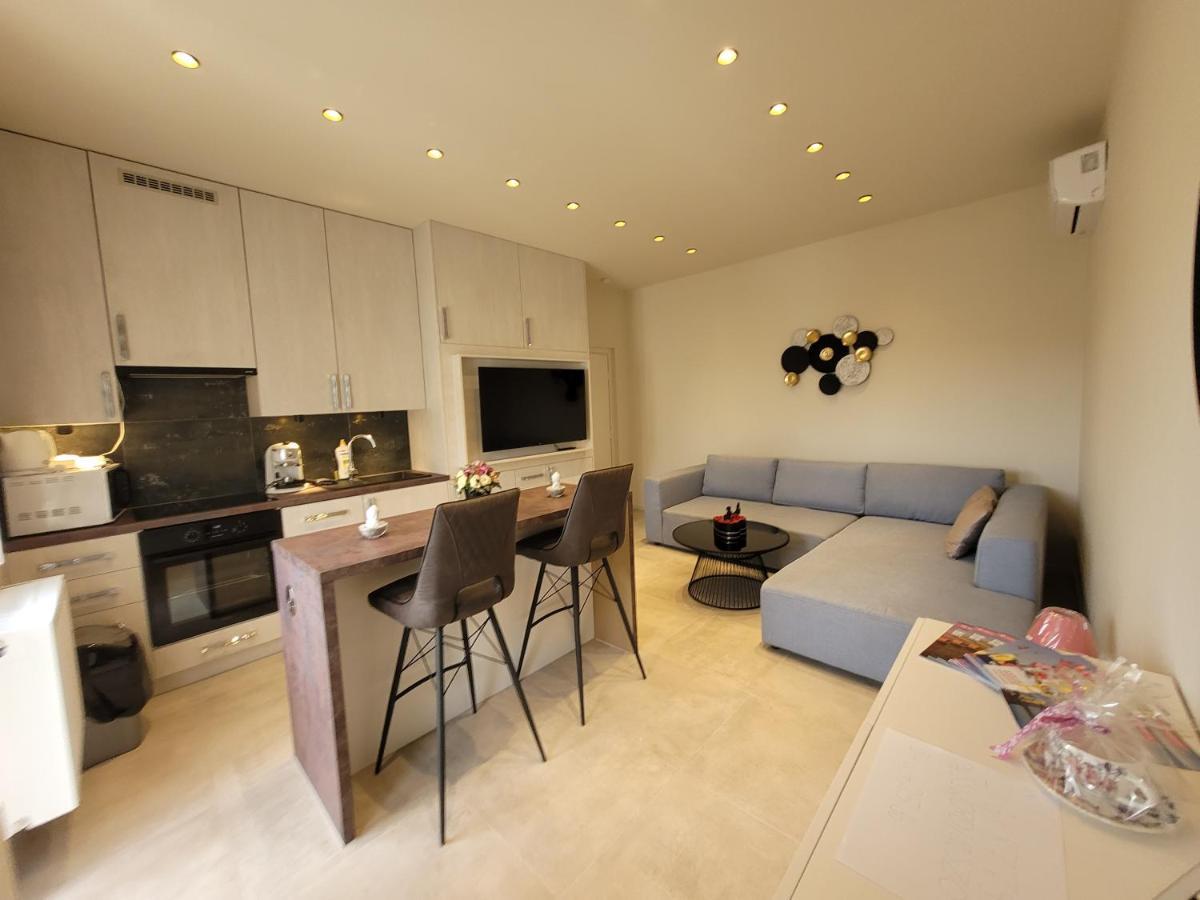 Lara II Apartman Debrecen Buitenkant foto
