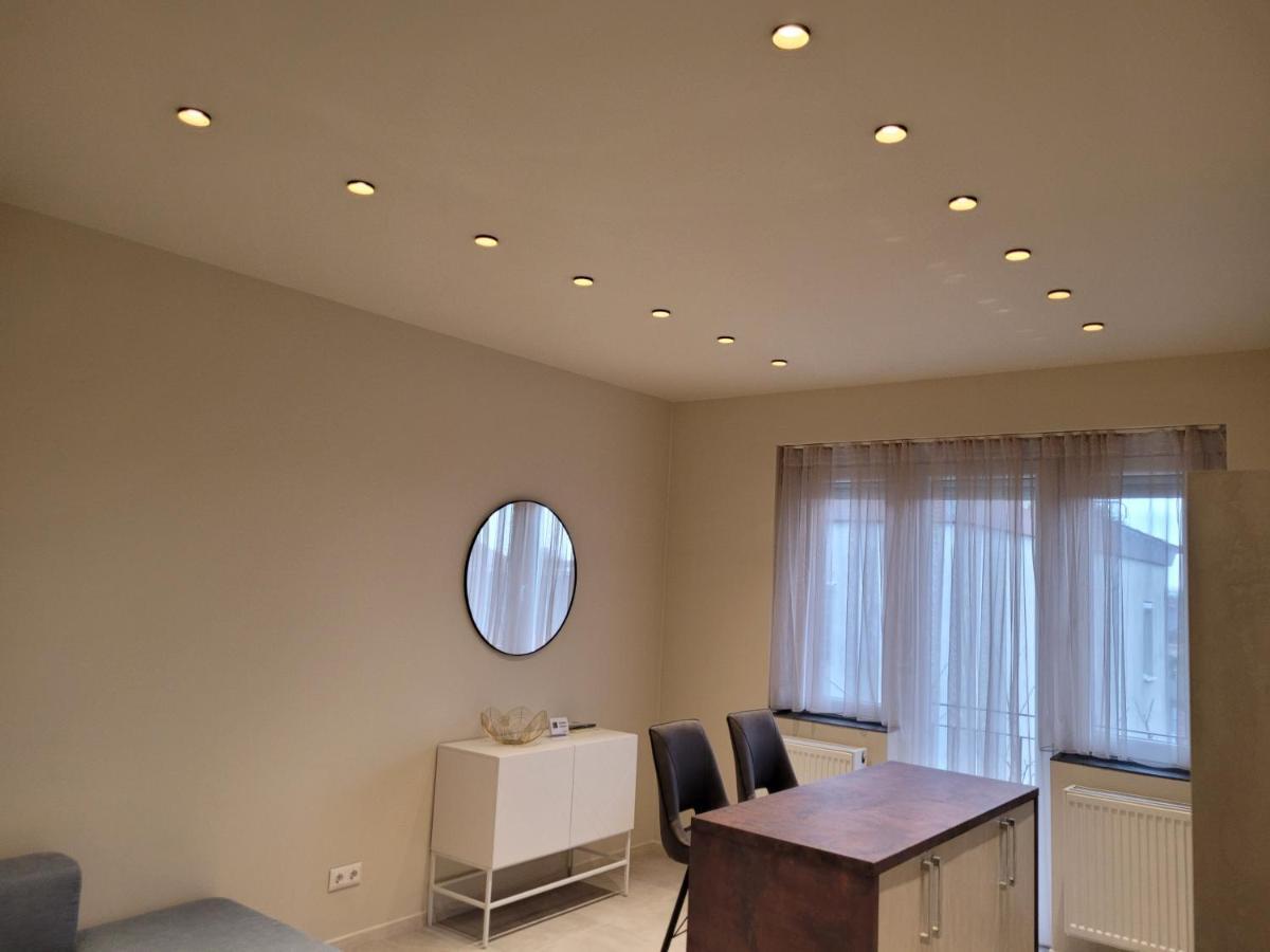 Lara II Apartman Debrecen Buitenkant foto